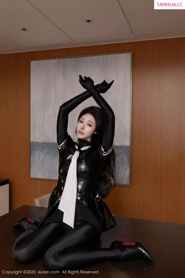 逗逗DouDou  [XiuRen]高清写真图 2025.03.28 No.10087 小逗逗 黑色胶衣第27张图片